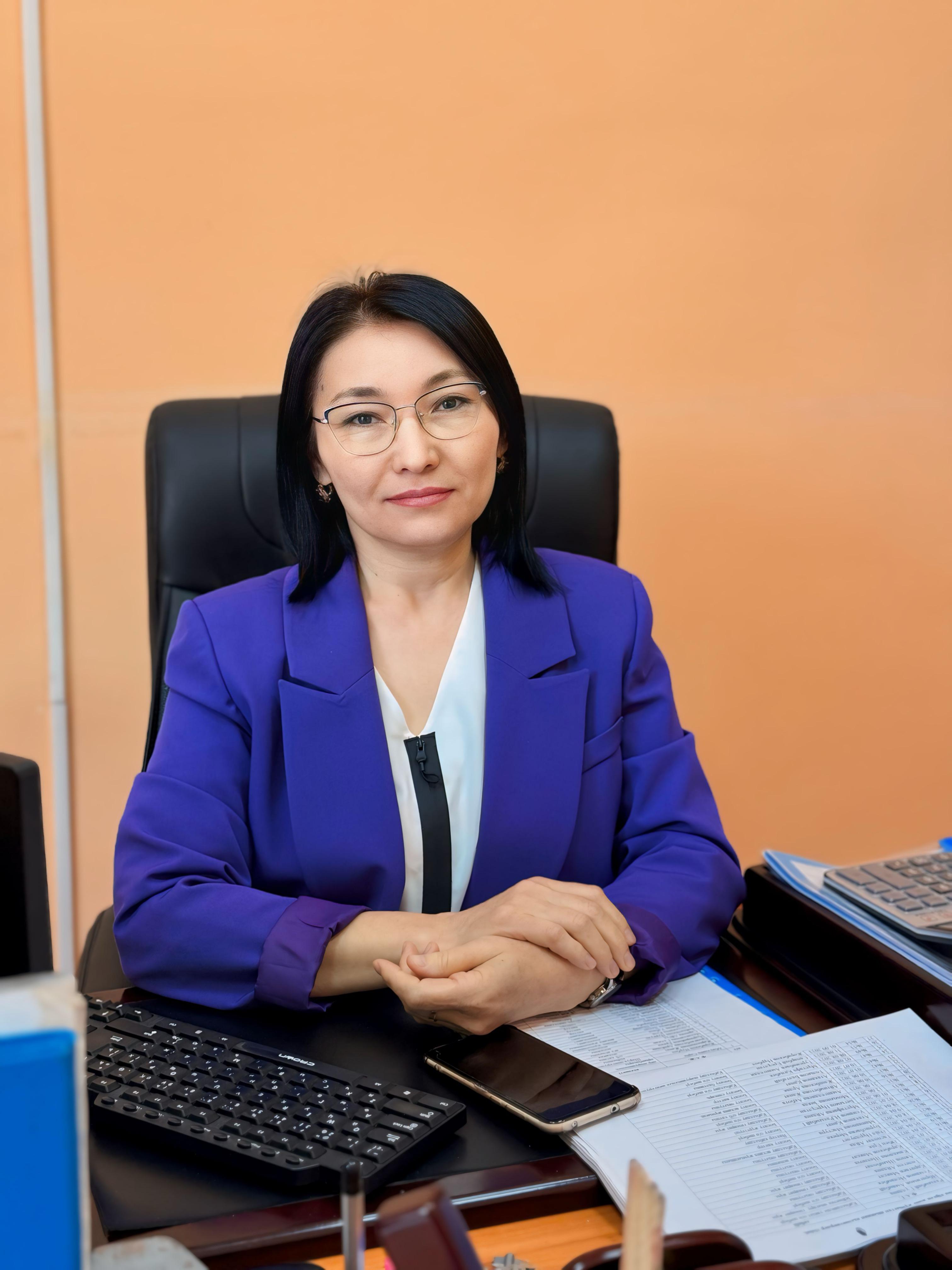 Абдрахманова Қарлығаш-кадр бөлімінің меңгерушісі Image